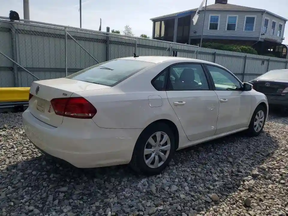 1VWAT7A3XFC075547 2015 VOLKSWAGEN PASSAT-2
