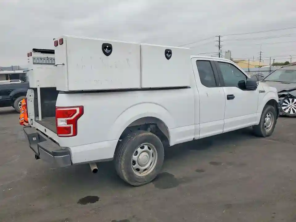 1FTEX1C52JKF23380 2018 FORD F100-2