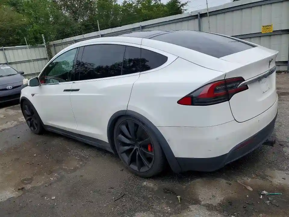 5YJXCBE40GF008995 2016 TESLA MODEL X-1