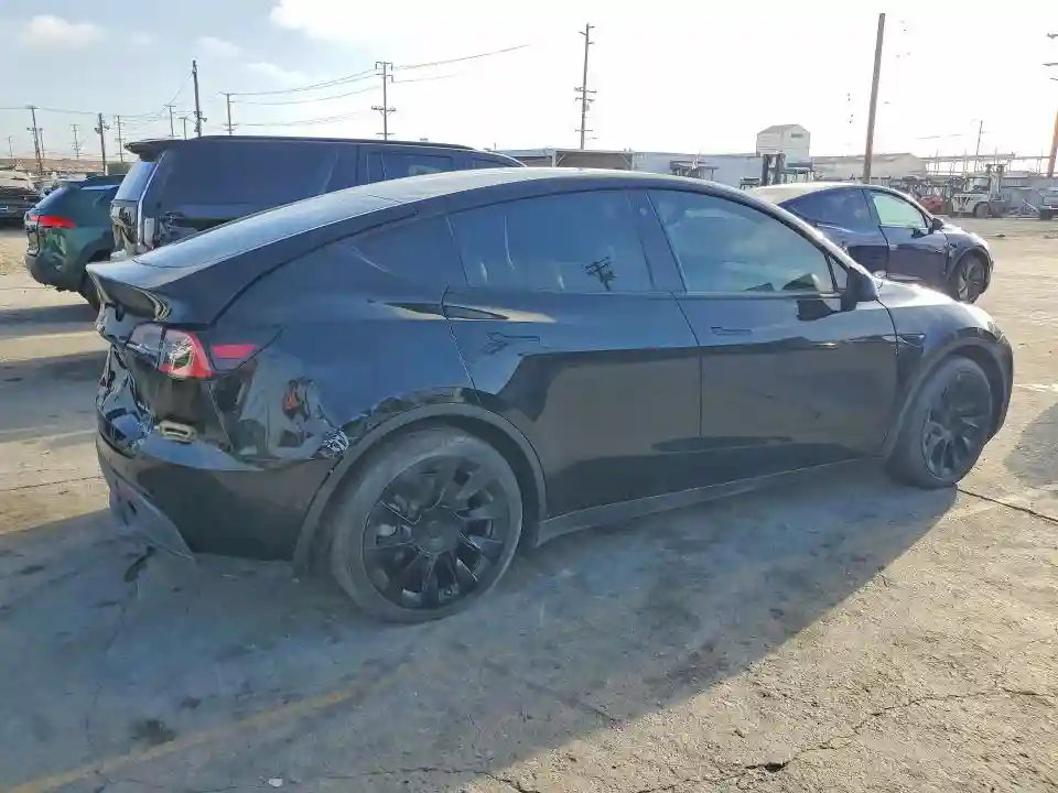 5YJYGAEE9MF137910 2021 TESLA MODEL Y-2