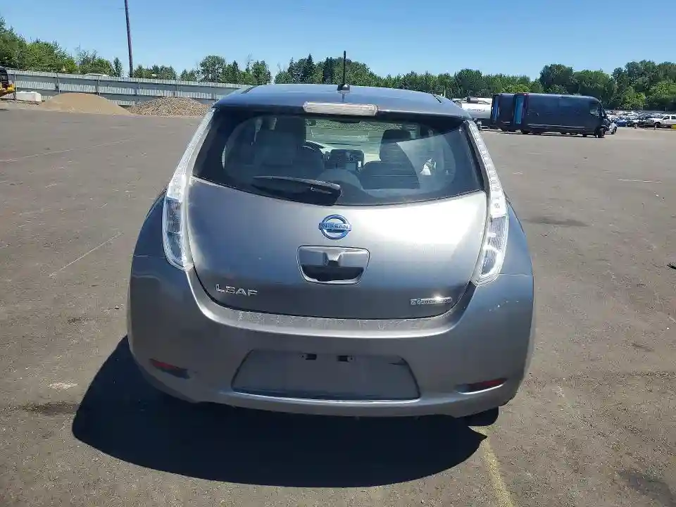 1N4AZ0CP3FC301796 2015 NISSAN LEAF-5