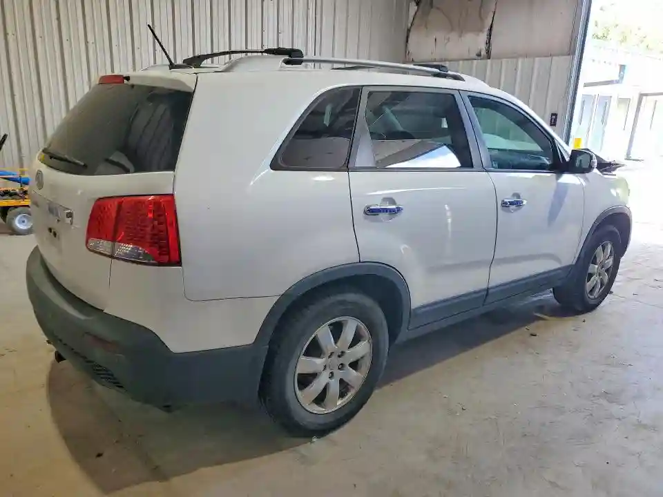 5XYKT4A28DG420645 2013 KIA SORENTO-2