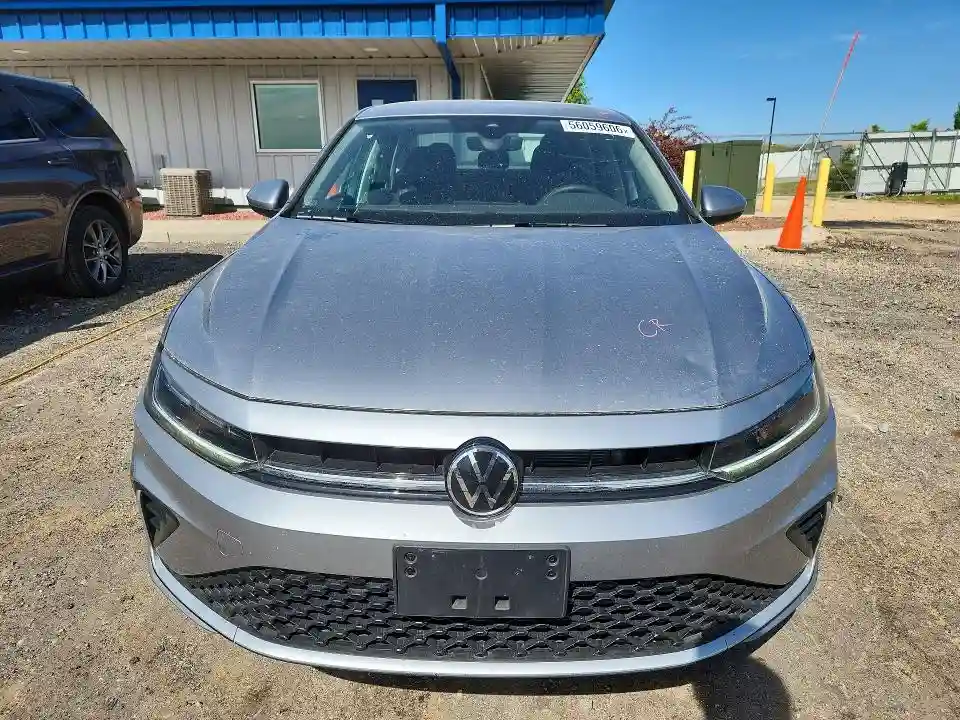 3VW5X7BU8SM068442 2025 VOLKSWAGEN JETTA-4