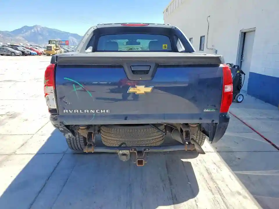 3GNTKEE34BG323495 2011 CHEVROLET AVALANCHE-5