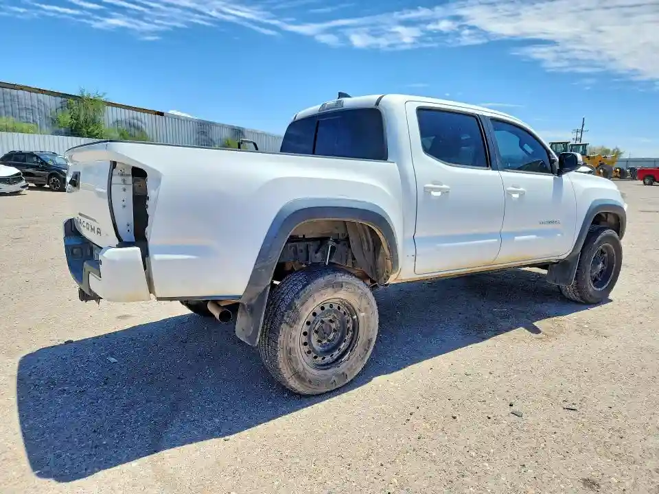 3TMCZ5AN8JM179154 2018 TOYOTA TACOMA-2