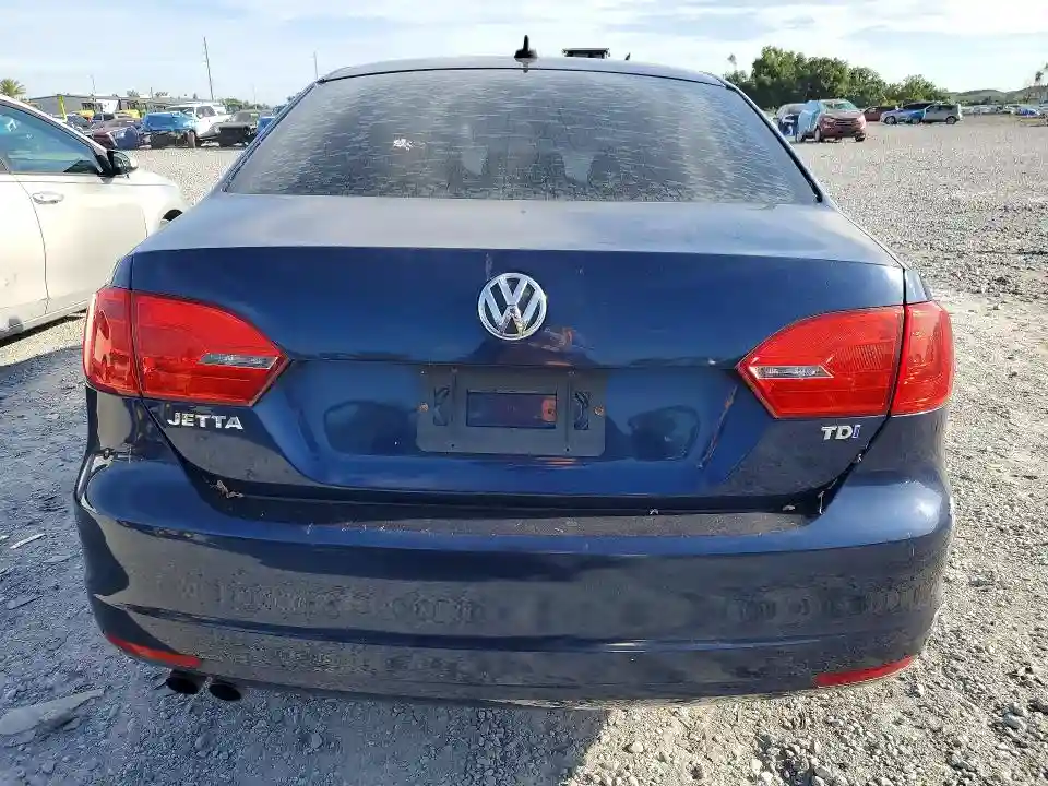 3VW3L7AJ4EM330259 2014 VOLKSWAGEN JETTA-5
