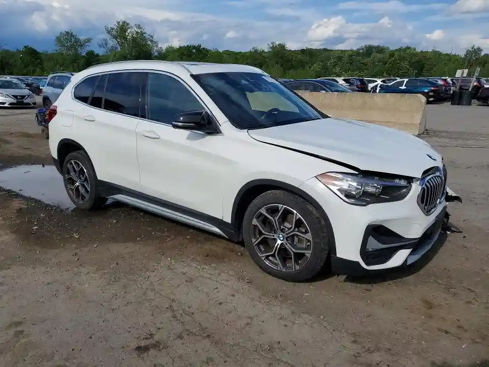 WBXJG9C01L5P78043 2020 BMW X1-3