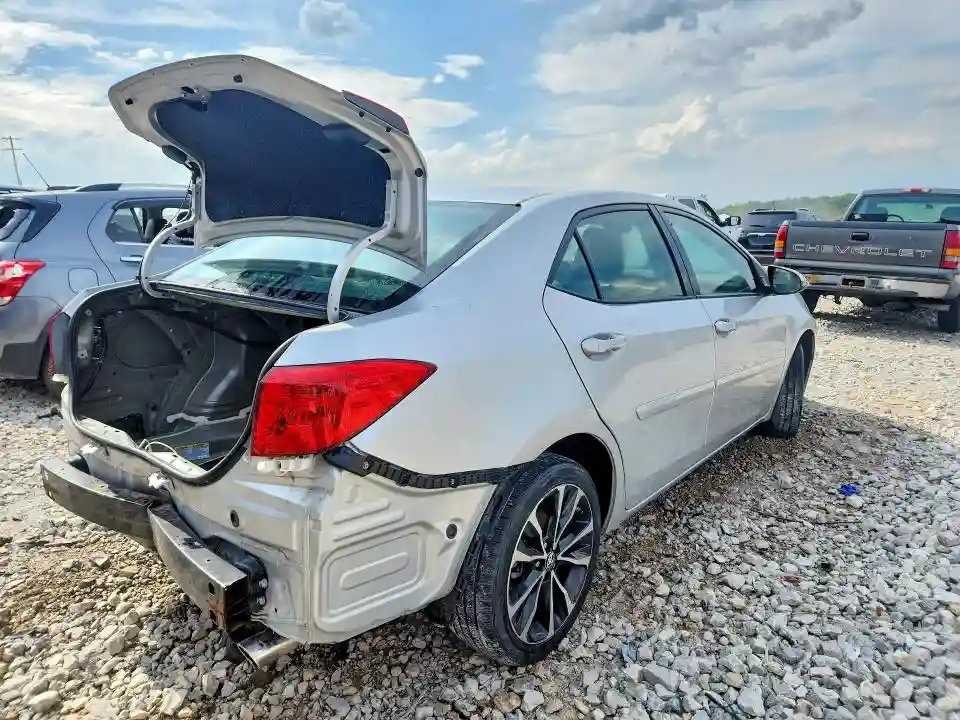 2T1BURHE9JC033216 2018 TOYOTA COROLLA-2