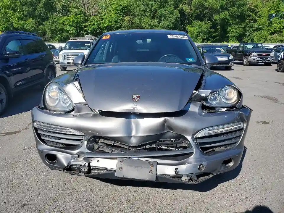 WP1AB2A25BLA51066 2011 PORSCHE CAYENNE-4