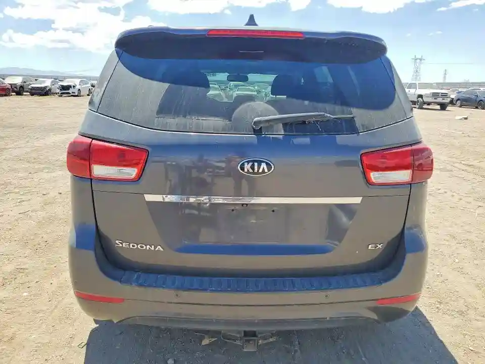 KNDMC5C11G6147008 2016 KIA SEDONA-5