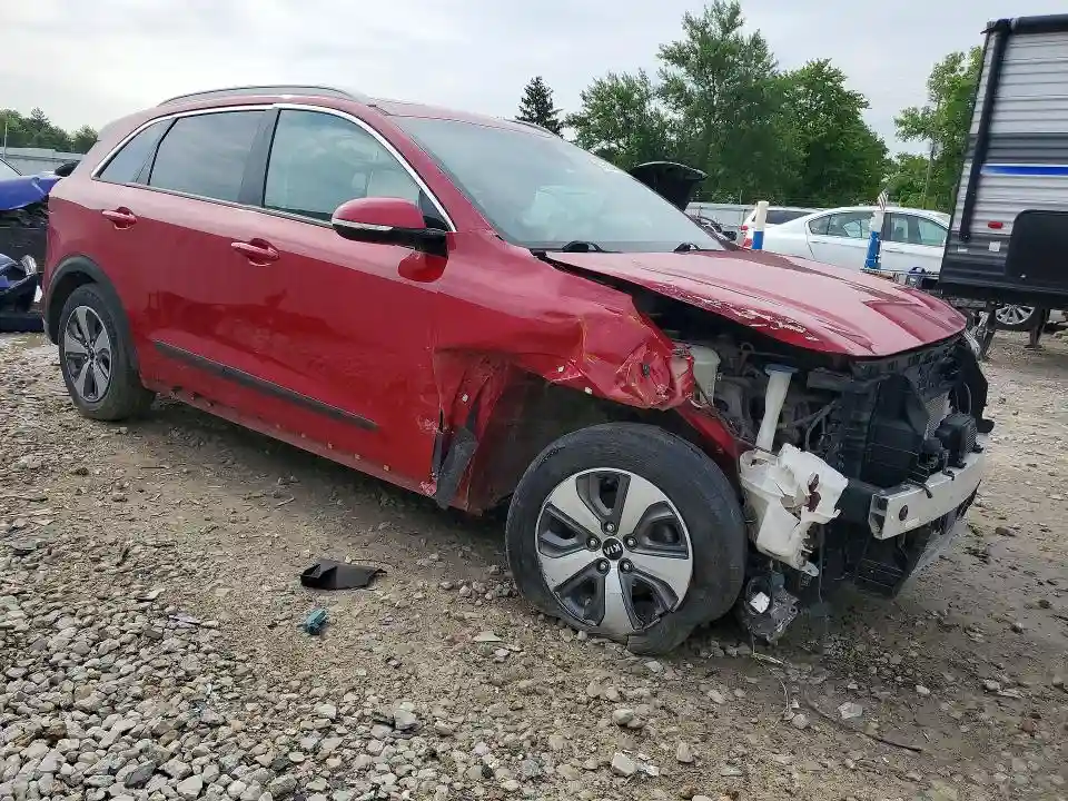KNDCE3LC5J5123870 2018 KIA NIRO-3