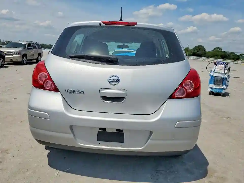 3N1BC1CP8BL363492 2011 NISSAN VERSA-5