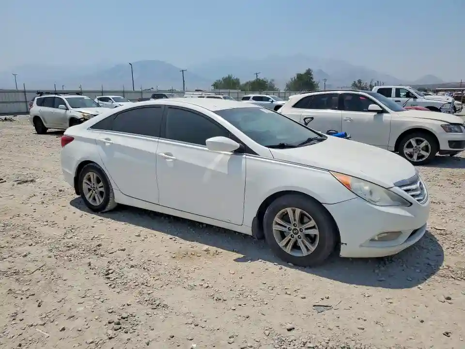 5NPEB4AC3DH753949 2013 HYUNDAI SONATA-3