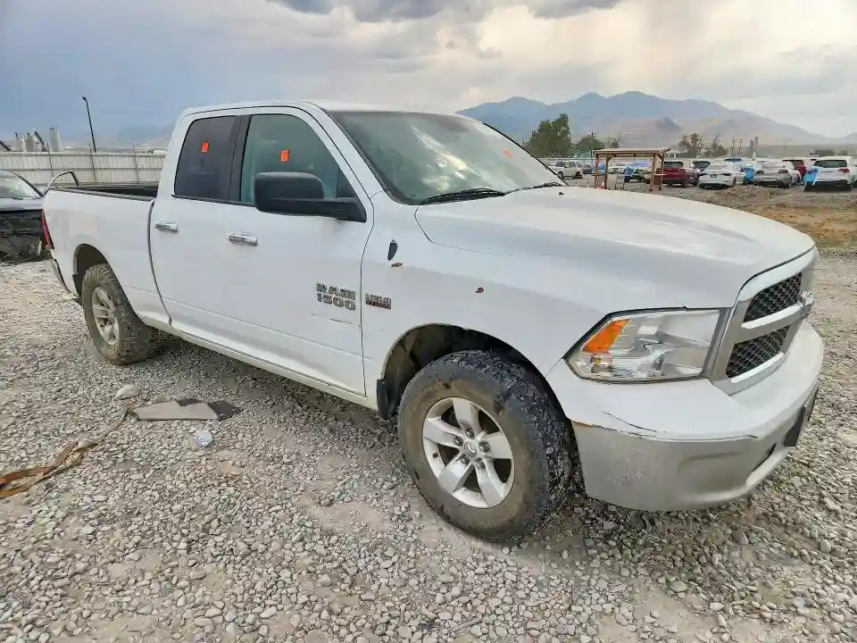 1C6RR7GT2JS150517 2018 RAM 1500-3