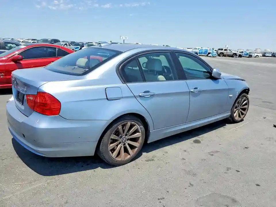WBAPK5G58BNN26547 2011 BMW 3 SERIES-2