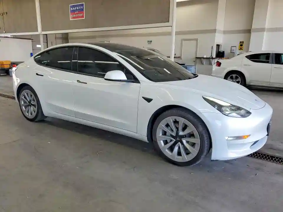 5YJ3E1EB1NF268319 2022 TESLA MODEL 3-3