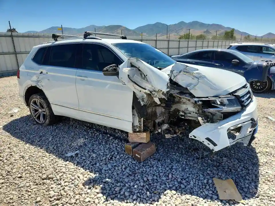 3VV2B7AX4JM163533 2018 VOLKSWAGEN TIGUAN-3