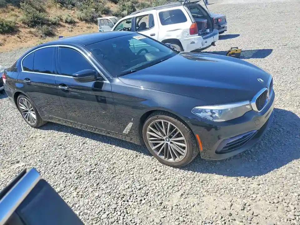 WBAJB1C52JG624111 2018 BMW 5 SERIES-3