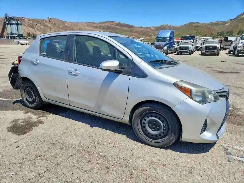 VNKKTUD31HA081471 2017 TOYOTA YARIS 5-DO-3