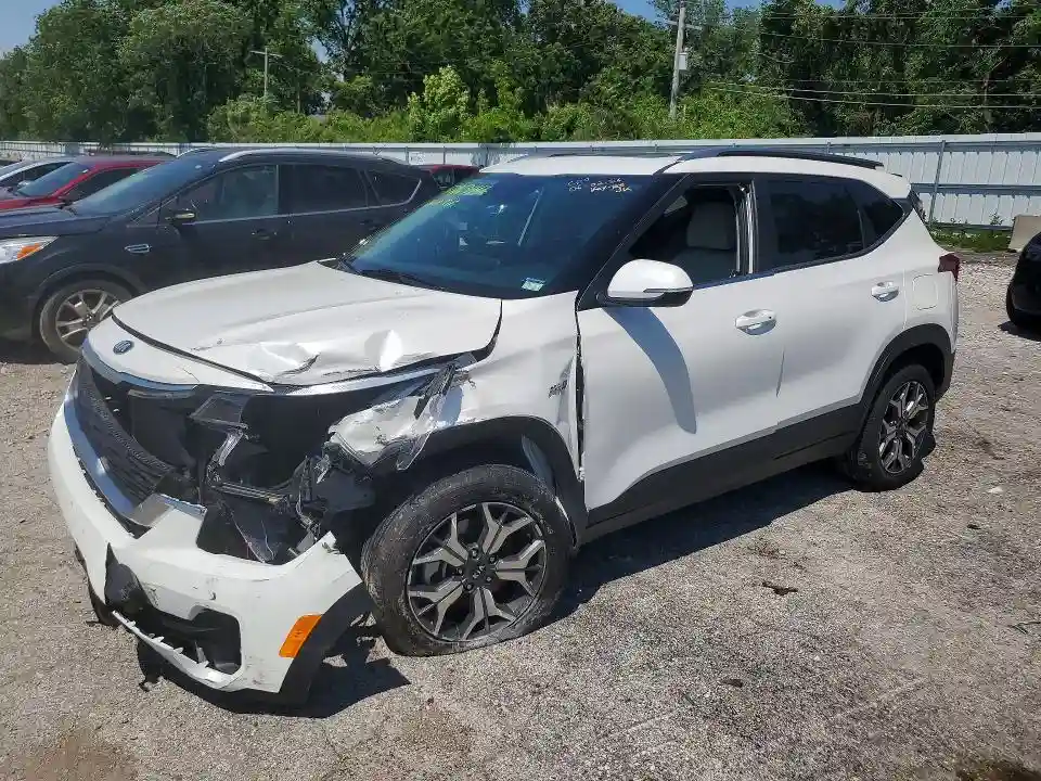 KNDERCAA4M7175370 2021 KIA SELTOS-0