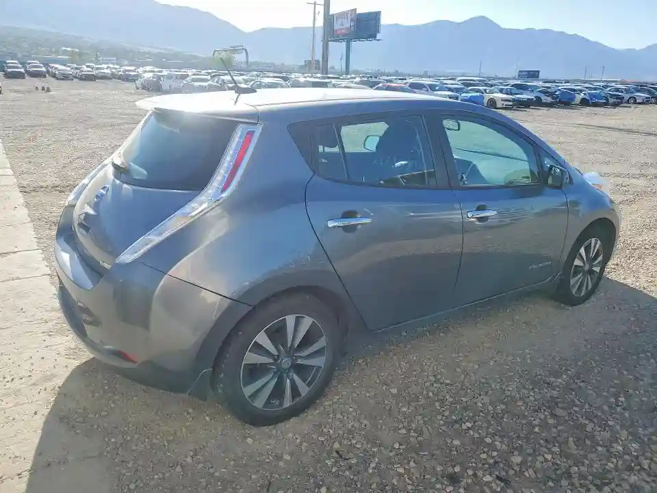 1N4AZ0CP6FC311853 2015 NISSAN LEAF-2