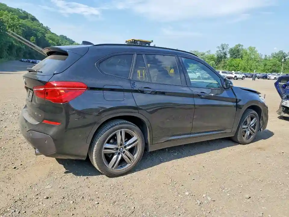 WBXHT3C51K5N00387 2019 BMW X1-2