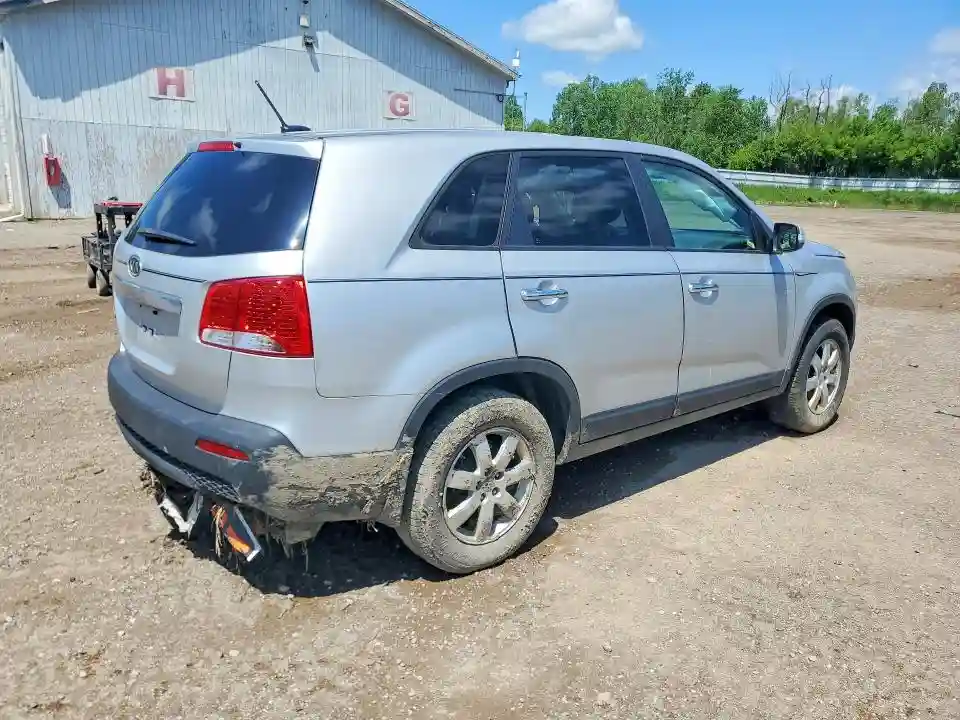 5XYKT3A14BG106621 2011 KIA SORENTO-2