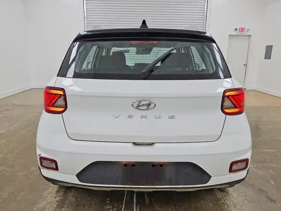 KMHRC8A3XNU172117 2022 HYUNDAI VENUE-5