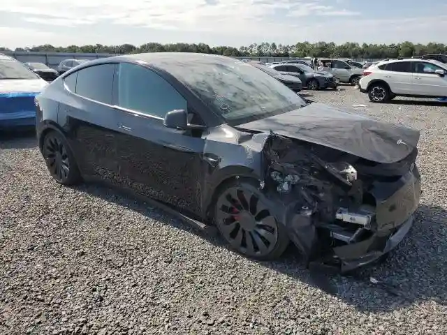 7SAYGDEF5NF312202 2022 TESLA MODEL Y-3