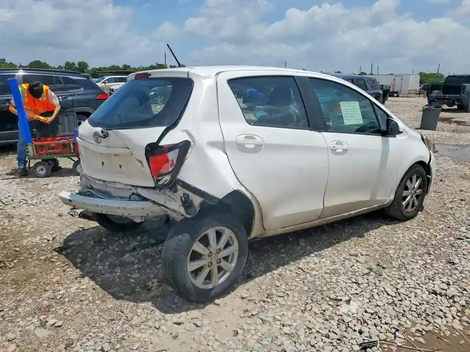 VNKKTUD37FA037813 2015 TOYOTA YARIS-2