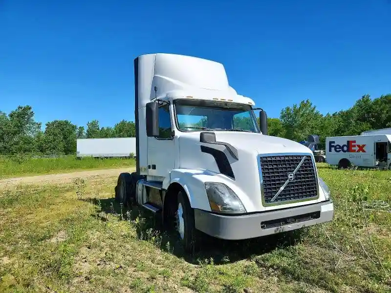 4V4N39TG2GN965499 2016 VOLVO VN-0