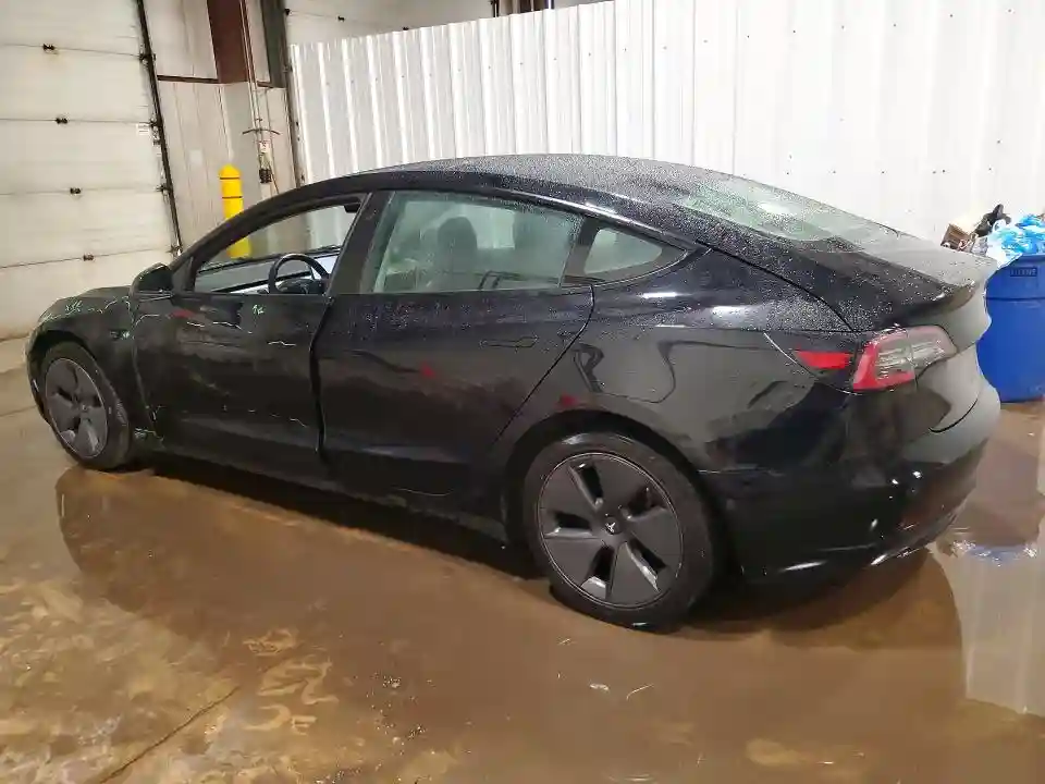 5YJ3E1EA0NF368998 2022 TESLA MODEL 3-1