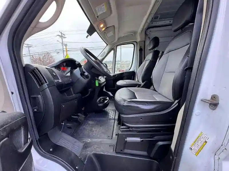3C6TRVCG7KE562875 2019 RAM PROMASTER-4
