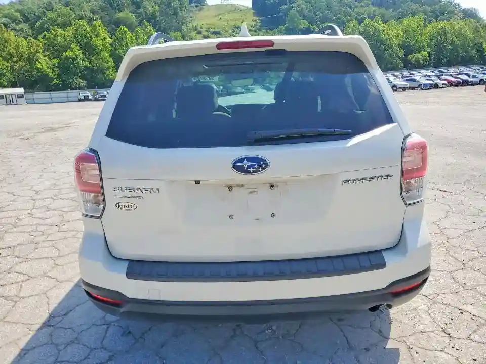 JF2SJAGC2JH582053 2018 SUBARU FORESTER-5