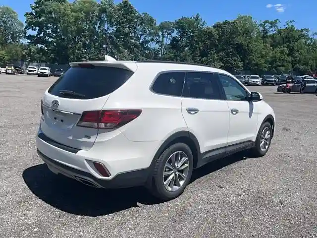 KM8SMDHF9JU267995 2018 HYUNDAI SANTA FE-3