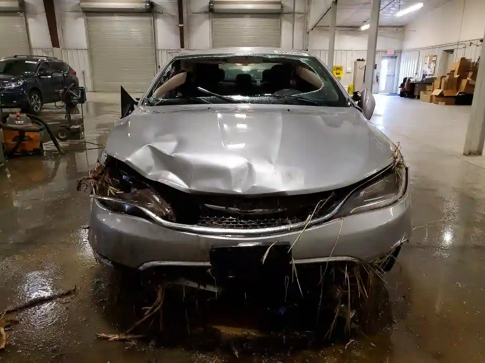 1C3CCCAB5GN179739 2016 CHRYSLER 200-4