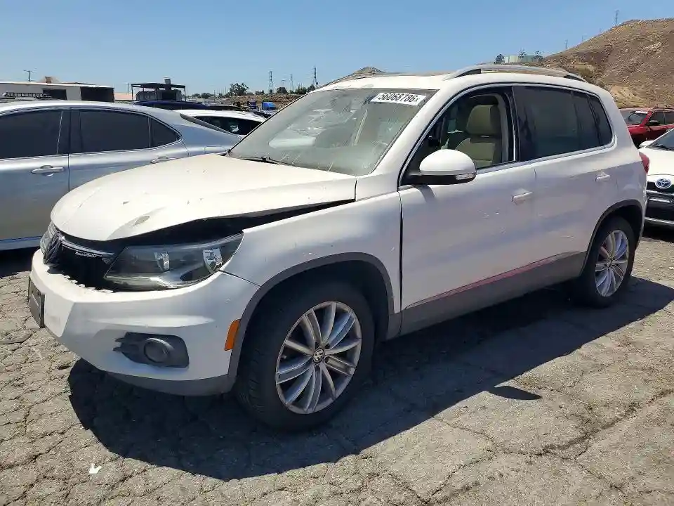 WVGAV7AX8CW530532 2012 VOLKSWAGEN TIGUAN-0