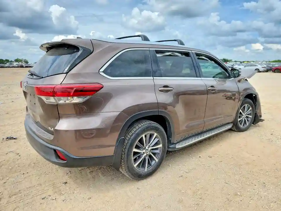 5TDKZRFH7HS226982 2017 TOYOTA HIGHLANDER-2
