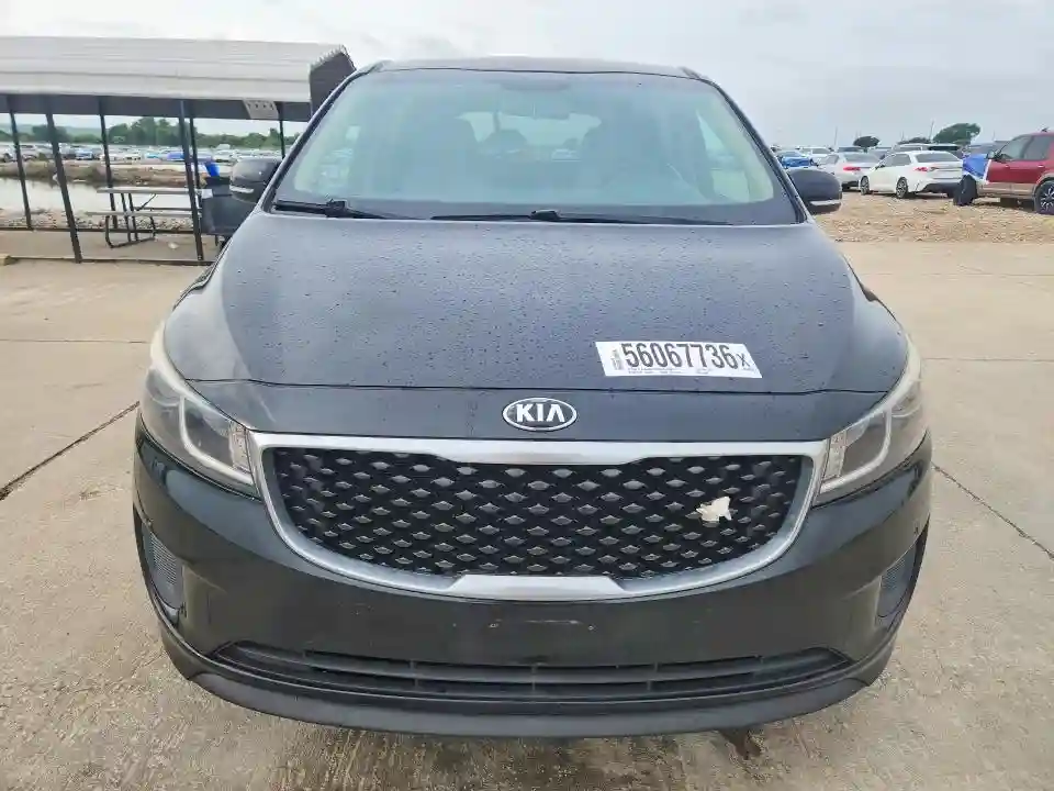 KNDMB5C1XH6337894 2017 KIA SEDONA-4