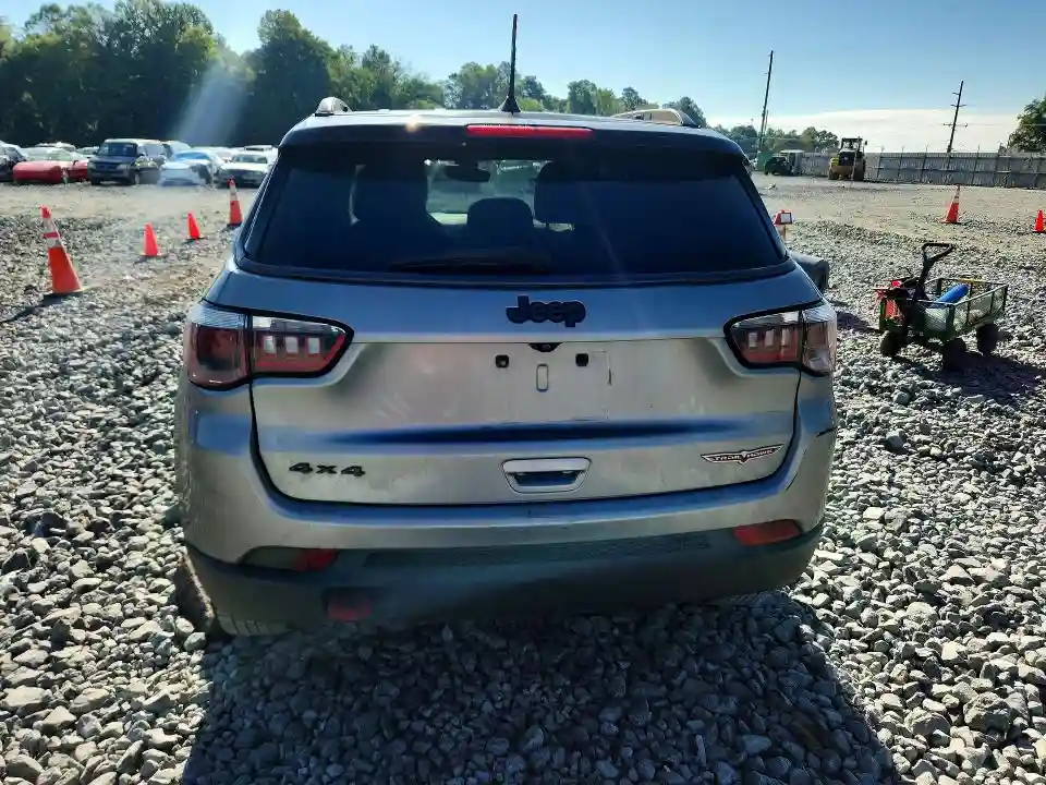 3C4NJDDB9LT221397 2020 JEEP COMPASS-5