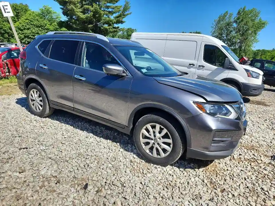 JN8AT2MV3JW340517 2018 NISSAN ROGUE-3