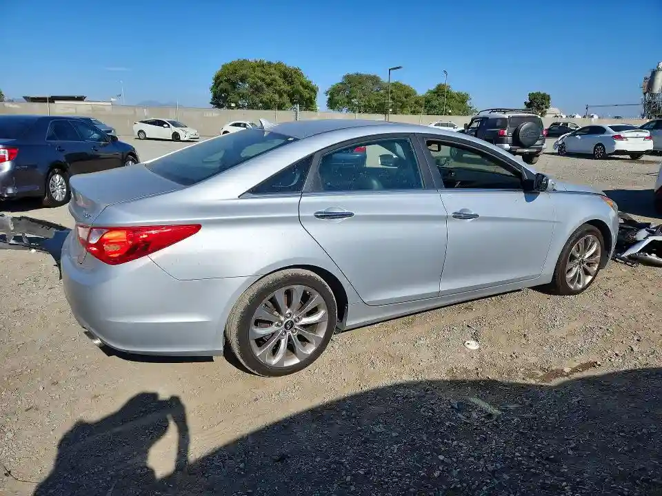 5NPEC4AB7BH172164 2011 HYUNDAI SONATA-2