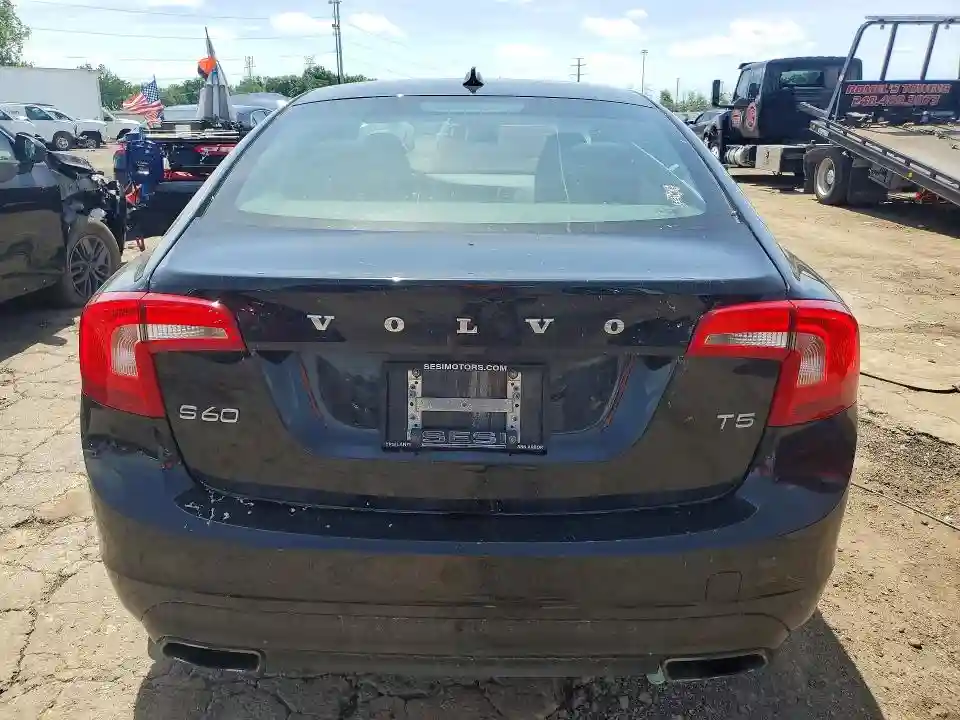YV140MFJ6F1353624 2015 VOLVO S60-5