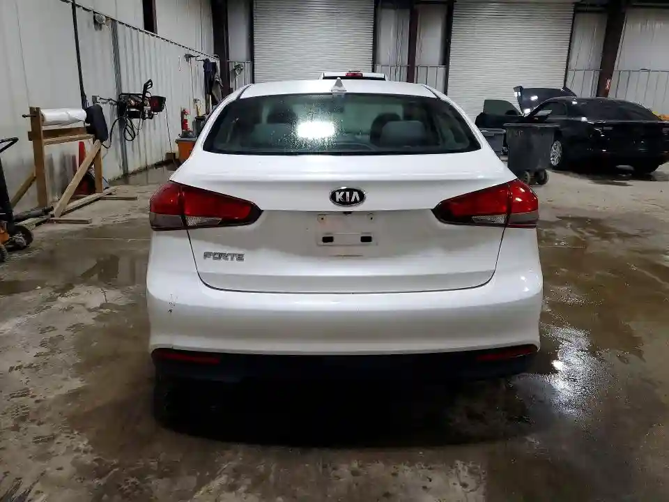 3KPFL4A72JE268500 2018 KIA FORTE-5