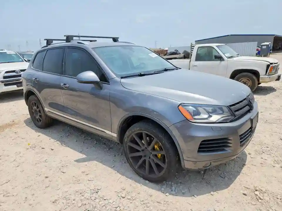 WVGFF9BP3BD001237 2011 VOLKSWAGEN TOUAREG-3