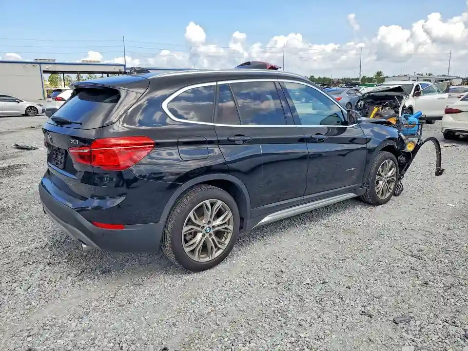 WBXHT3Z39H4A56277 2017 BMW X1-2