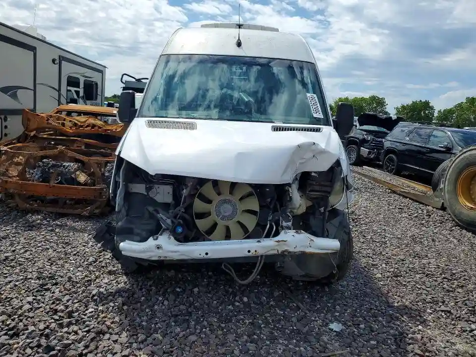 WDYPE8CCXFP136127 2015 FREIGHTLINER SPRINTER-4