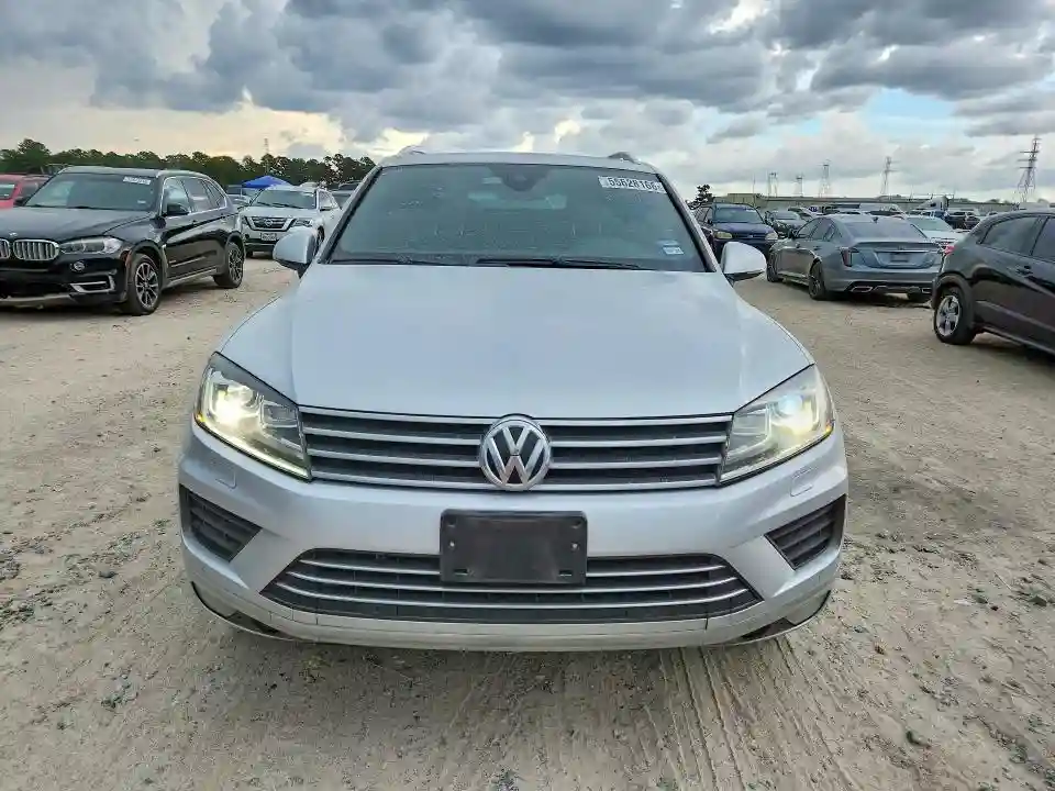 WVGRF7BP6HD001453 2017 VOLKSWAGEN TOUAREG-4
