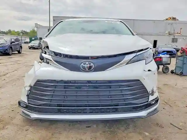 5TDYSKFC2TS251775 2026 TOYOTA SIENNA-4