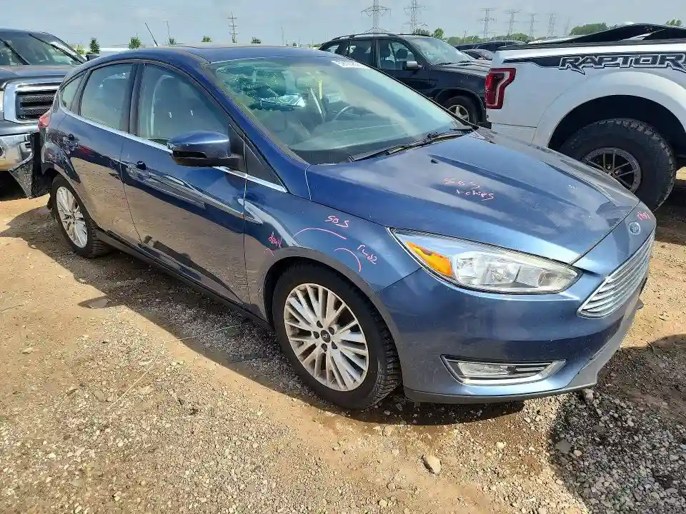 1FADP3N28JL285562 2018 FORD FOCUS-3